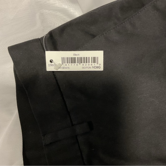 NWT Amazon Essentials Men's Straight-Fit 32 x 30 Black Flat-Front Chino Pants - Picture 8 of 12